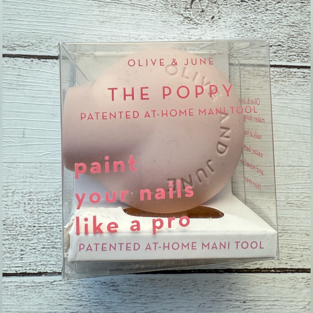 Olive & June The Poppy Nail Tool